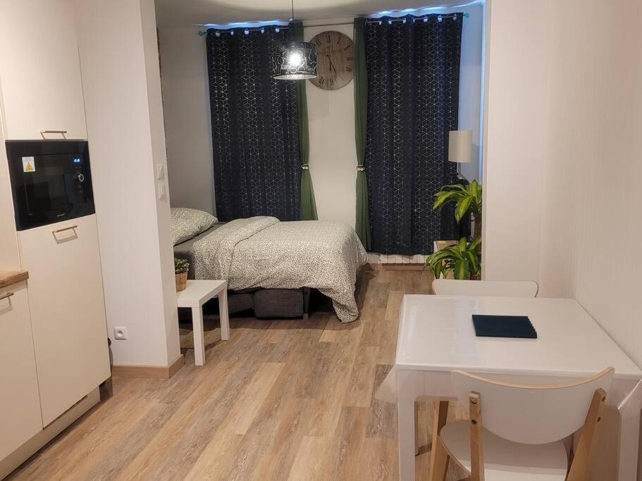 Le Paseo Apartment Troyes Ngoại thất bức ảnh
